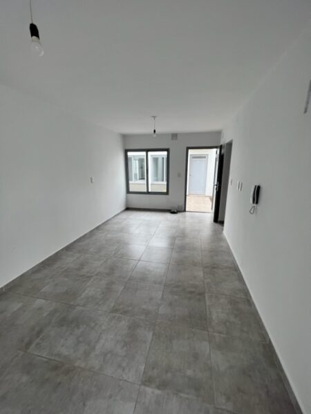 DEPARTAMENTO-AV. ROSARIO DE SANTA FE 4041